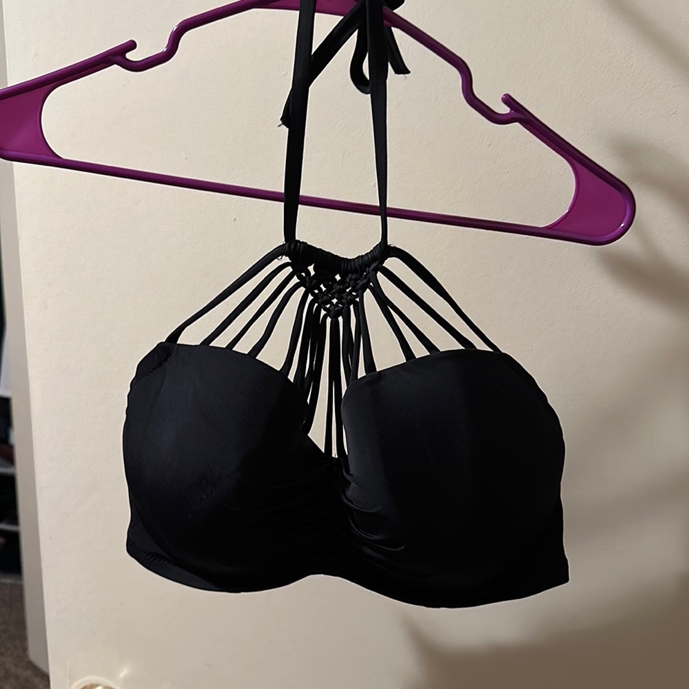 Shade and shore bikini top. 36DD brand new
